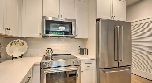 Апартаменты Chic Condo w/ Balcony in the Heart of Annapolis!