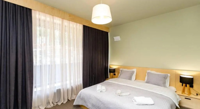 2BR apt with a furnished balcony 2 min to Kokhta, Rezerwuj Hotel Bakuriani Samckhe Javakheti
