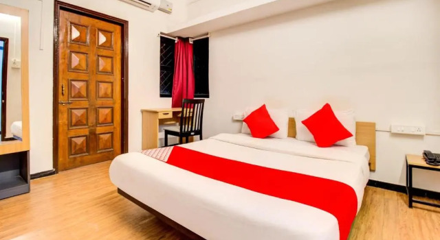 Люкс OYO 77230 Saubhagya Inn