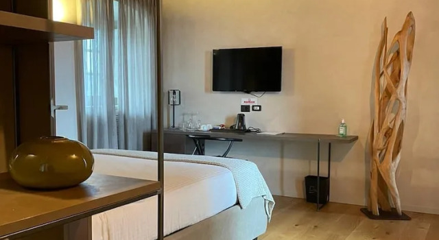 Люкс с балконом Relais San Vigilio al Castello