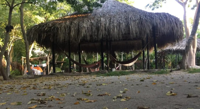 Eco Hotel Bosque Encantado, Забронировать Отель Исла-Гранде Rosario and San Bernardo Islands, рядом с Пляж острова Гранде