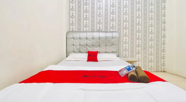Номер Standard RedDoorz at Sonya Homestay Tebing Tinggi