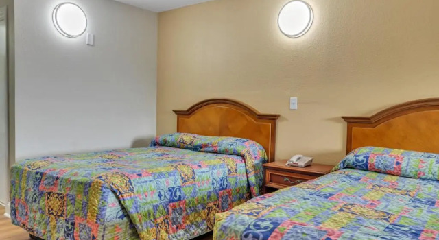 Двухместный номер Standard Studios and Suites 4 Less Emporia