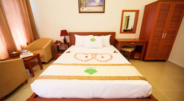 Номер Superior с балконом и с видом на сад Saigon Emerald Beach Resort