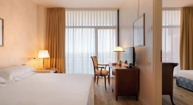 Полулюкс Grand Hotel Astoria