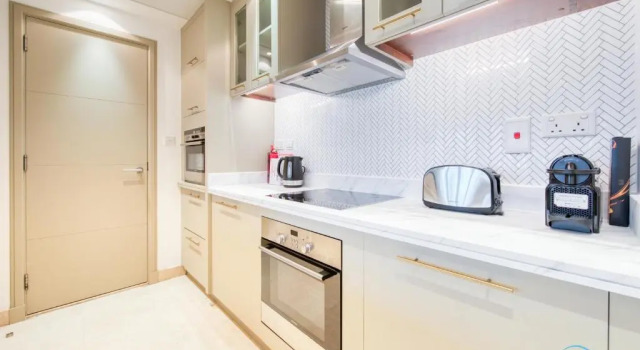 Stunning 1BR in Marina Promenade Dubai Marina by Deluxe Holiday Homes, Забронировать Апартаменты/квартира Джумейра , рядом с Dubai Marina Yacht Club