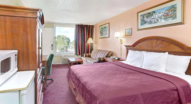Двухместный номер Standard Howard Johnson by Wyndham Tropical Palms Kissimmee