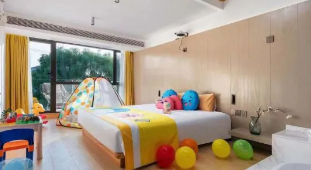 Семейный тент Дуплекс с видом на реку Tongli Qingyan · Shangpin Courtyard Riverside Vacation Apartment