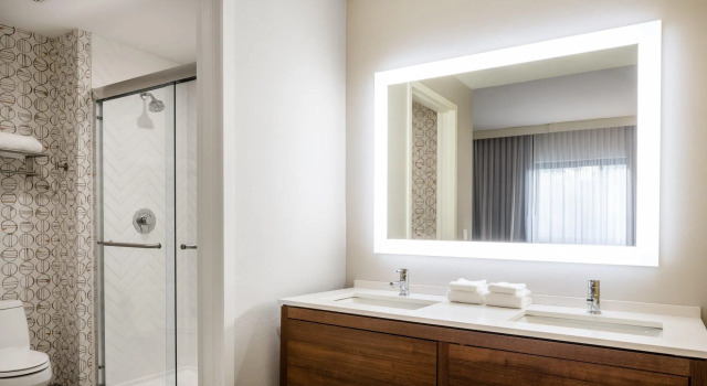 Двухместный люкс Holiday Inn - Long Island - ISLIP Arpt East by IHG