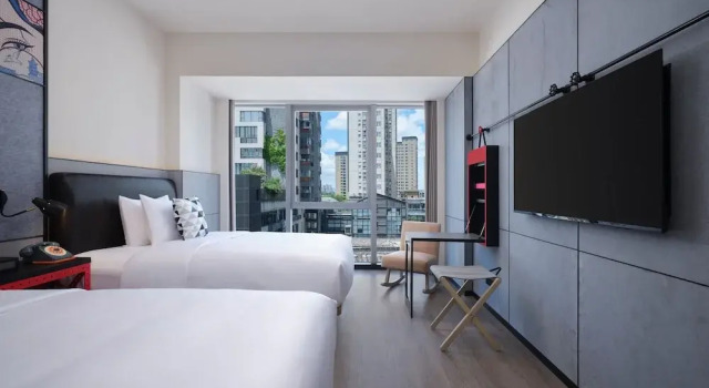 Четырёхместный номер Standard с видом на город Moxy Ningbo Old Bund