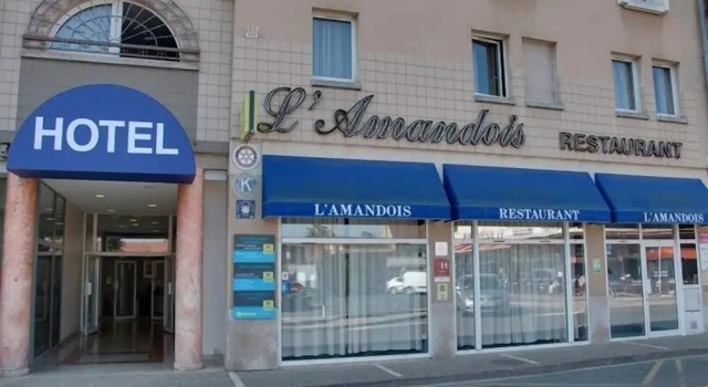 logis hotel l'Amandois