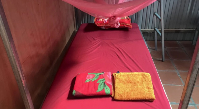Yellow Sun Hostel, Book Hostel / Vandrerhjem Hostels i Kampot-provinsen, Hostel / Vandrerhjem