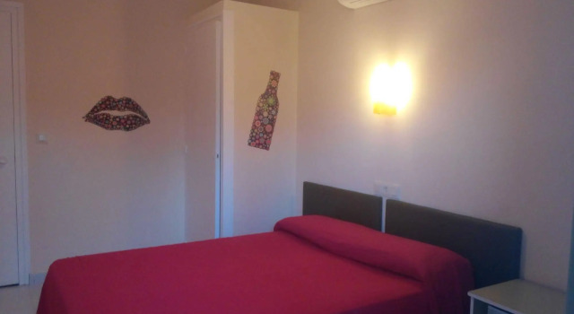 Hostal Univers, Забронировать Хостел Хостелы Калелья, рядом с Музей туризма, Хостел