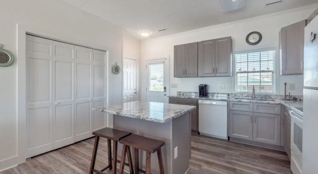 Студия Green Dolphin by Topsail Realty