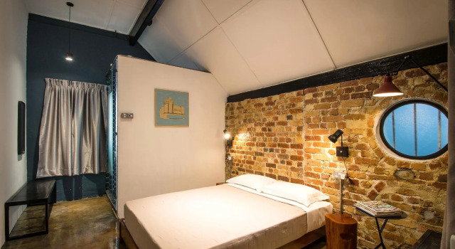Deluxe Dvoulůžkový s manželskou postelí pokoj The Brownstone Hostel & Space