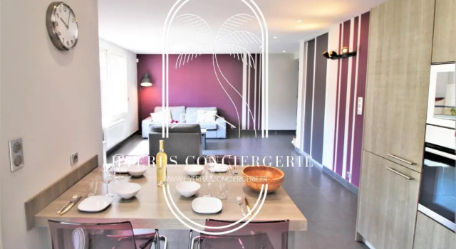 Апартаменты с 2 комнатами Appartement 3 étoiles coquet à 700m de la mer Les Bonnettes WiFi PK BY HC