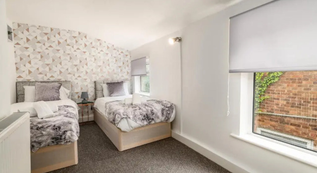 CONTRACTORS & Families - Central Location - Garden & Free Parking by ComfyWorkers