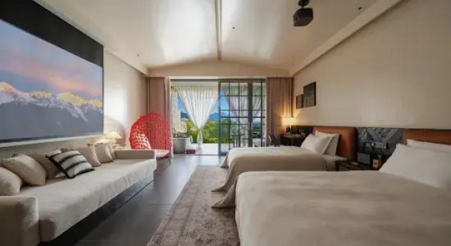 Семейный номер Standard с видом на горы Lijiang jijian Xiangwang SOOOAN Luxury Resort Hotel
