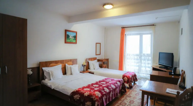 Трёхместный номер Standard с балконом Royal Boutique Hotel Poiana Brasov