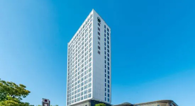 Lvbao Yinhe Hotel, Book Hotel Hotels in Mengzi with a Pool, Swimming Pool
