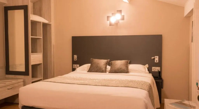 Номер Standard Logis Hotel Le Petit Casset