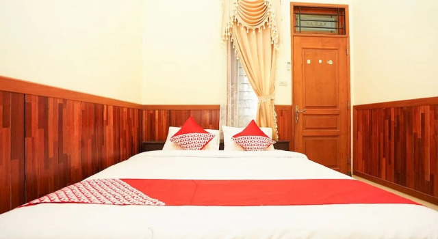 OYO 771 Kembang Kuning Residence Syariah, Varaa Hotelli Surabaya East Java, lähellä Surabaya Town Square