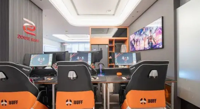 Кровать в общем номере BUFF Esports Hotel