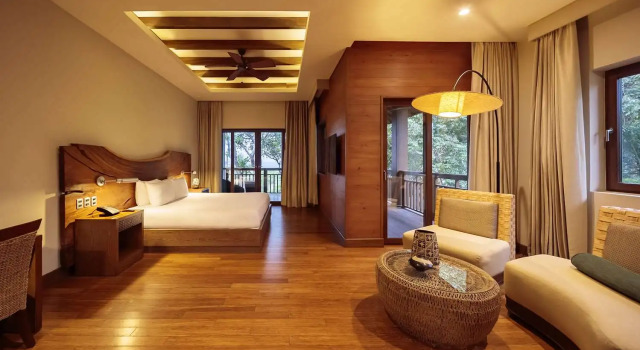 Двухместный полулюкс с видом на океан Indura Beach & Golf Resort, Curio Collection by Hilton