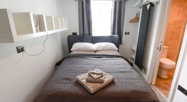 Luxury 3-bed Apartment in Bournemouth Nr Beach, Varaa Huoneisto Asunnot kohteessa Merseyside, Huoneisto