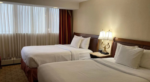 Четырёхместный номер Deluxe Lake Louise Inn