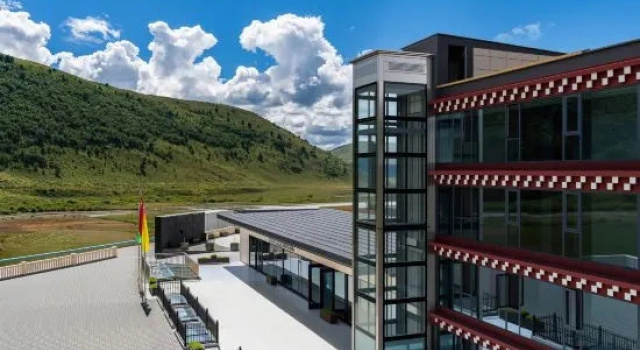 Kangding Namyangzong Hotel, Забронировать Отель Бизнес-отели Кандин, 4* 5*