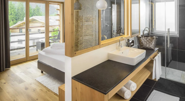 Двухместный номер Superior с балконом Hotel Arvina