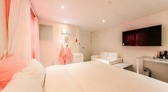 Hotel Momo Juice
