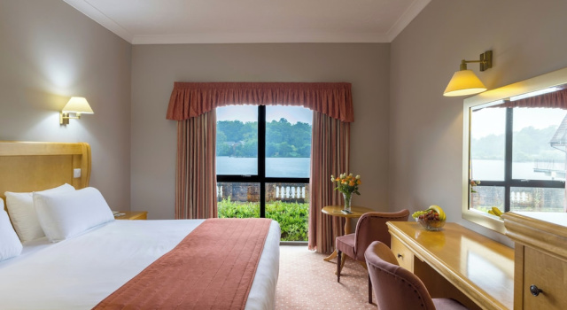 Двухместный номер Superior с видом на озеро Lakeside International Hotel