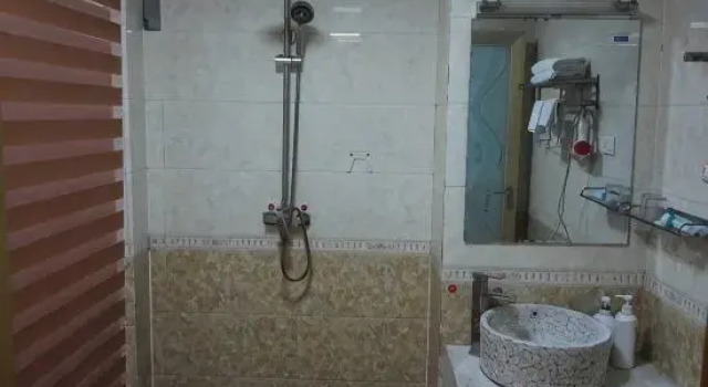 Gongyi Xinxin Express Hotel, Book Hotel Zhengzhou Henan