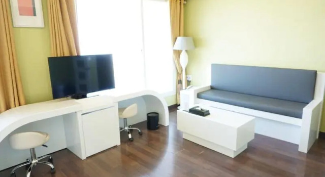 Pinebeach Hotel