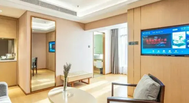 Люкс Superior Lifeng Hotel Yining Airport Six Star Street Branch