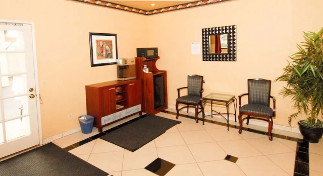 Regency Inn And Suites