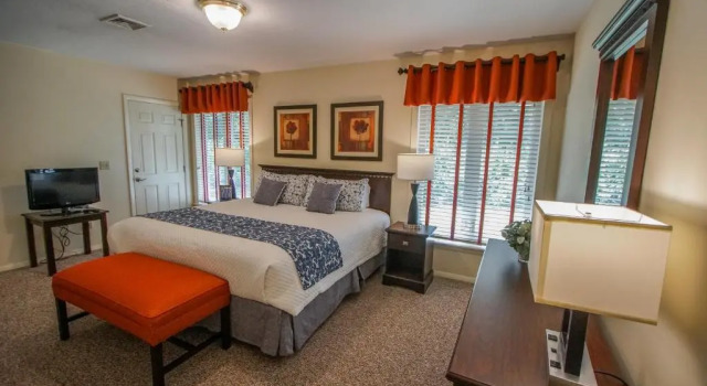 Апартаменты Brewster Green Resort