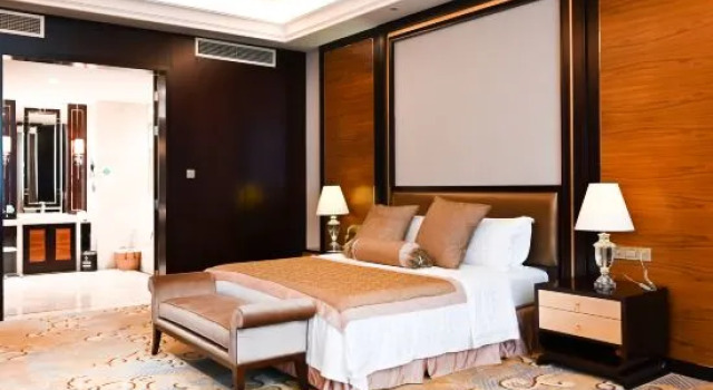 Люкс Deluxe c 1 комнатой Royal Tulip Hotel Zhujiajiao Shanghai