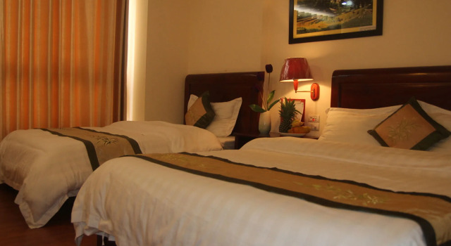 Sapa Lake View Hotel, Забронировать Отель Шапа Лаокай, рядом с Рынок Сапа