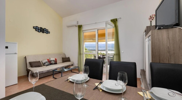 Nice Home in Cizici With Wifi and 2 Bedrooms, Prenota Hotel Čižići Isola di Veglia
