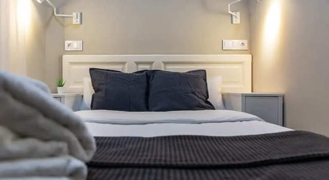 Cosy 2 Bed Apt in Chamberí 2 Min to Tube, Забронировать Отель Шамбери Мадрид, рядом с Глориета-де-Куатро-Каминос