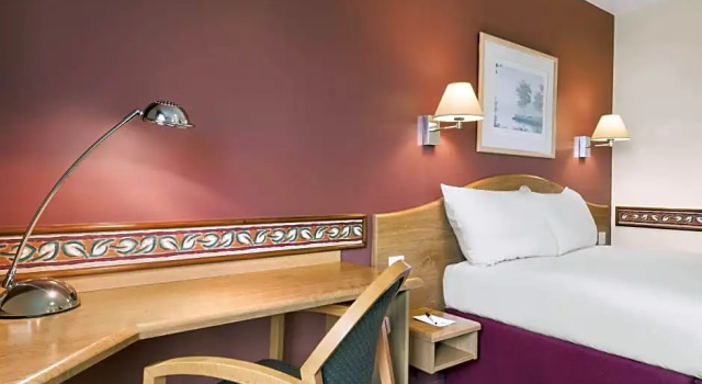 Номер Business Days Inn by Wyndham Michaelwood M5
