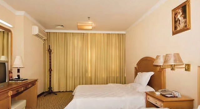 Songtao Hotel, Book Hotel Hotels in Zhaoqing with Parking, Parking