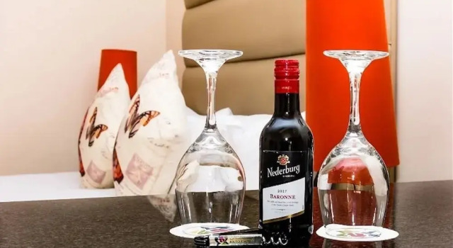 Номер Comfort Inn and Out Plus Craighall