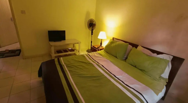 Harry's BnB 1 Bedroom Guesthouse