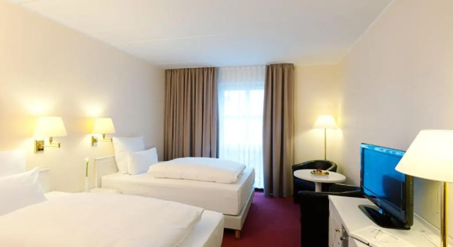 Двухместный номер Standard Courtyard by Marriott Magdeburg