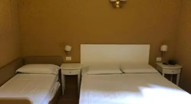 Hotel Positano 2, Забронировать Отель Вокзал Термини , рядом с Вокзал Термини