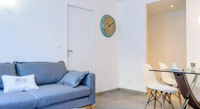 201 - Appartement Duplex Moderne - Jeanne d Arc, Toulouse, Забронировать Апартаменты/квартира Отели Тулузы с парковкой, рядом с Le Pont Neuf, Парковка